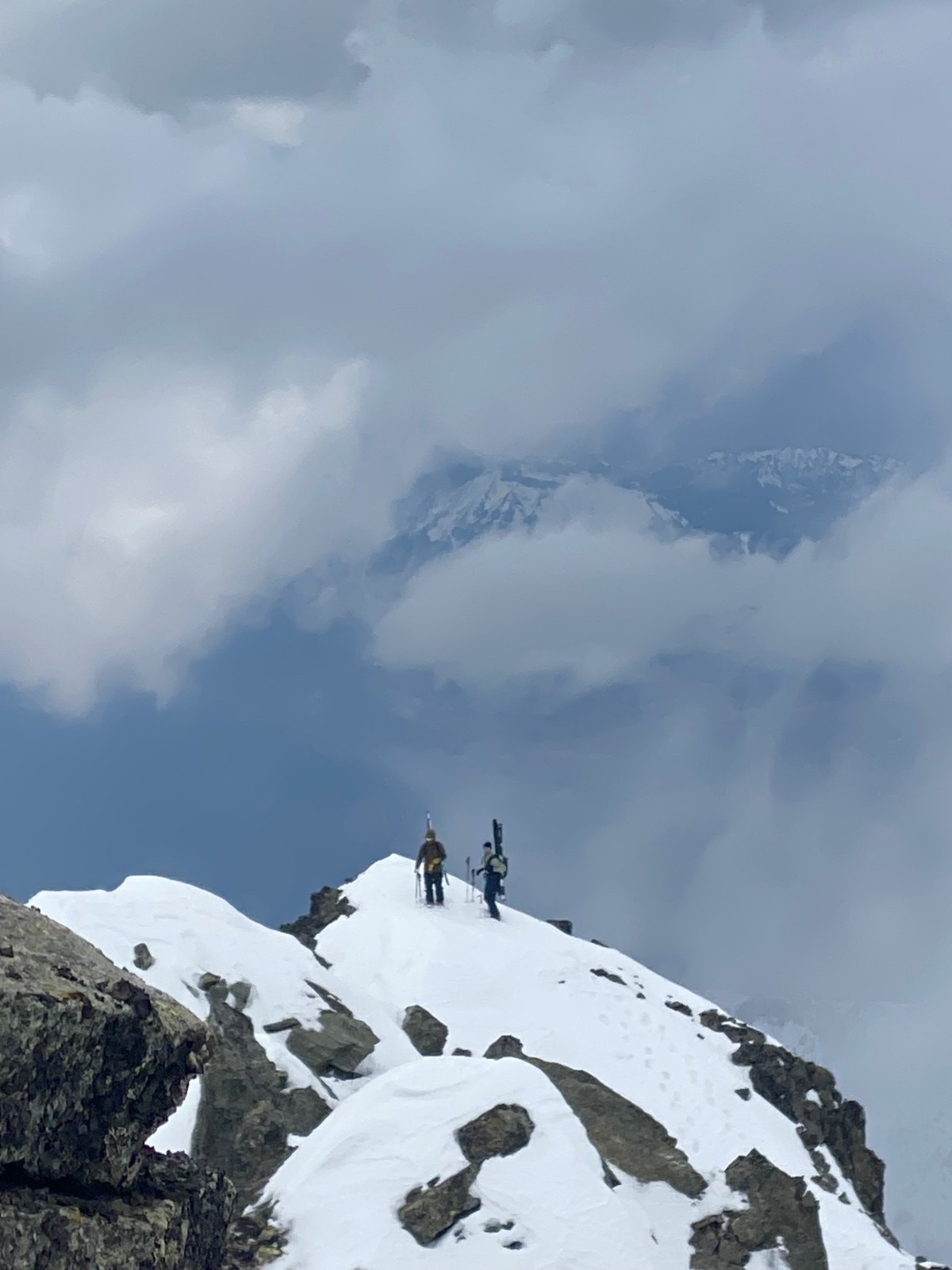  Deux costauds qui sont montés par le couloir du triangle, bravo à eux