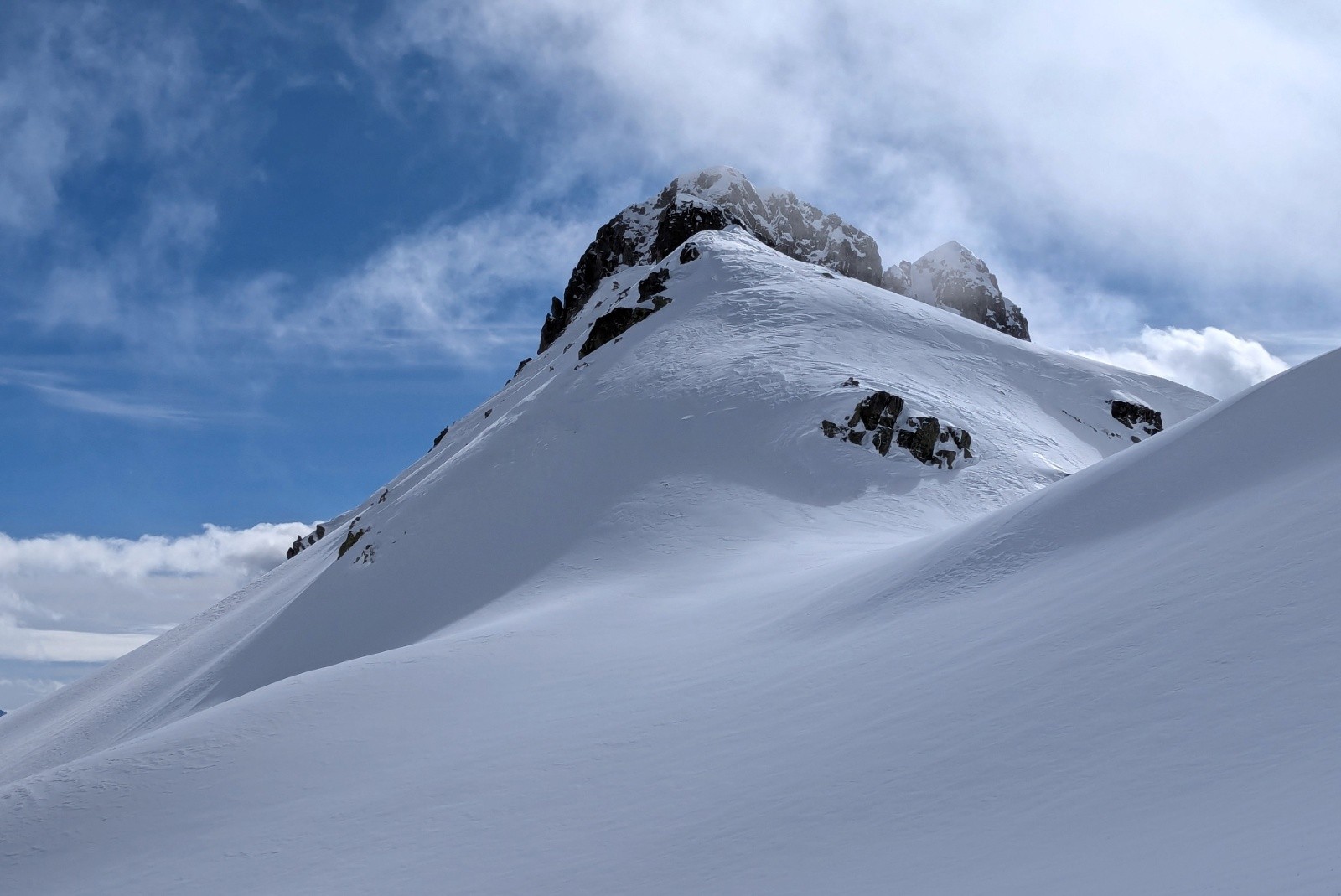 Extrémité N de l'arête du Pin au col de l'Aigleton