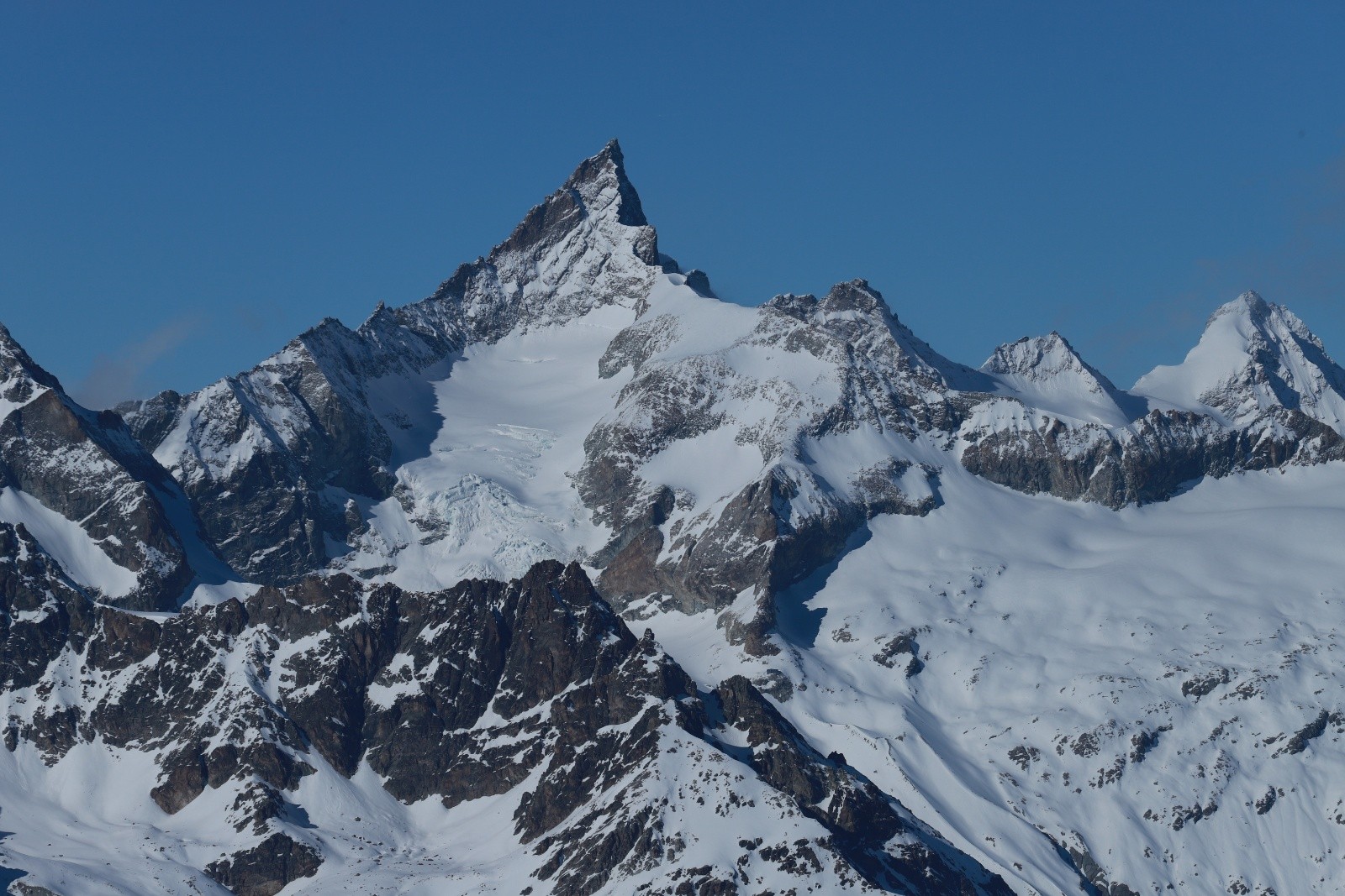  Zinalrothorn & Schalihorn (à droite)