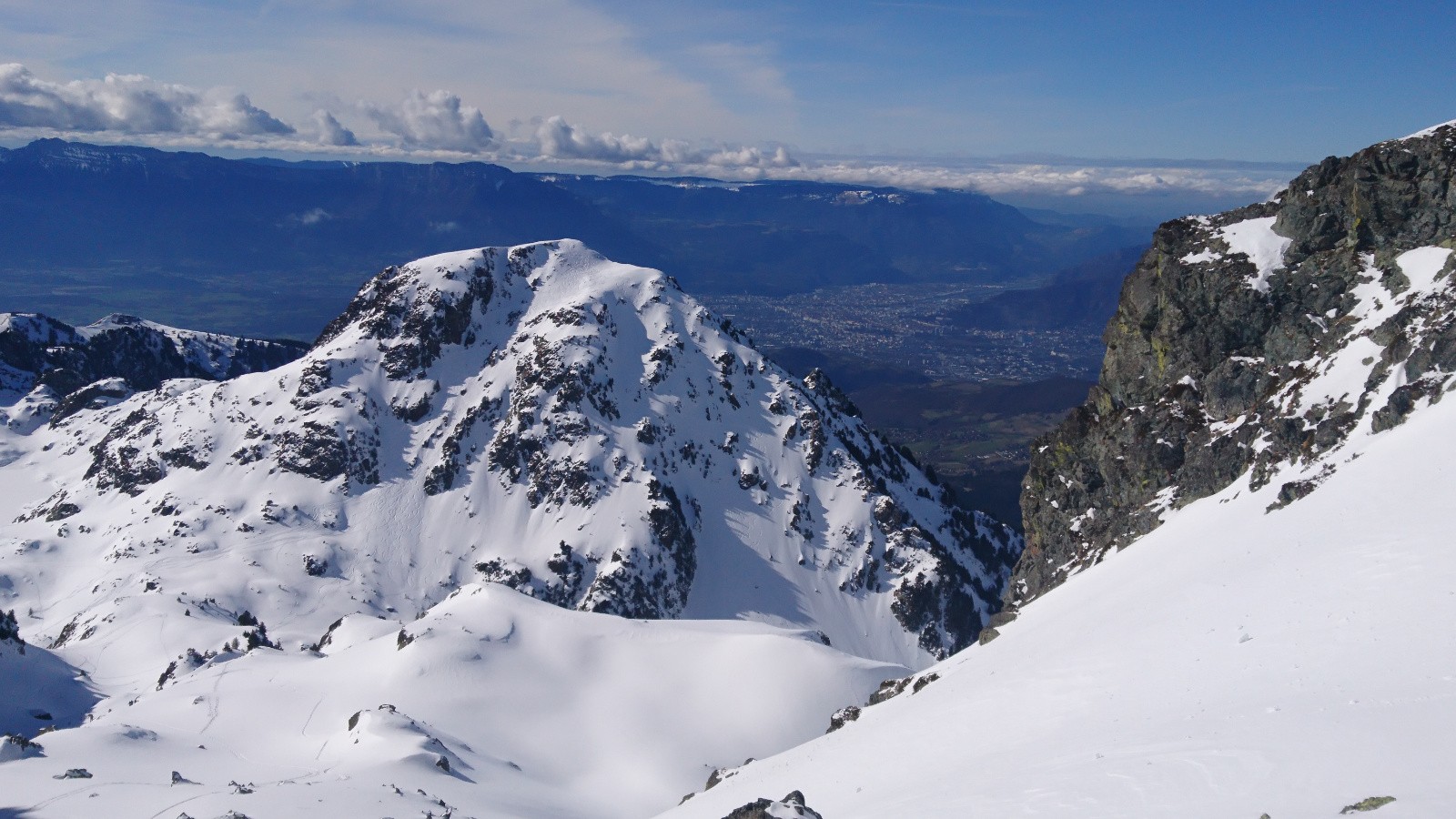 Vers Grenoble et le Vercors avec devant, le Grand Eulier.