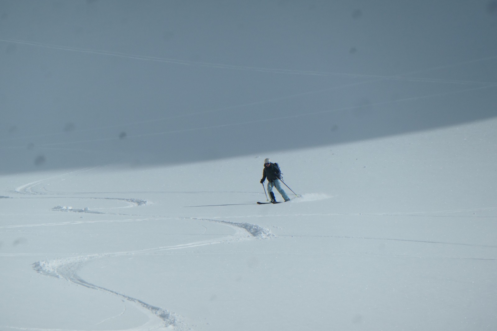 Petite descente poudreuse du col de Freydane 