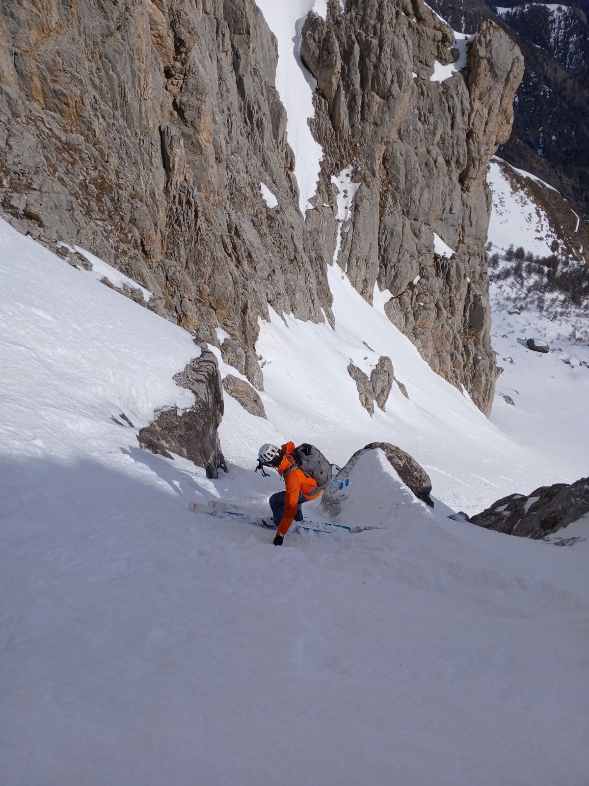  Dernier ressaut bien glace avec saut ou dry