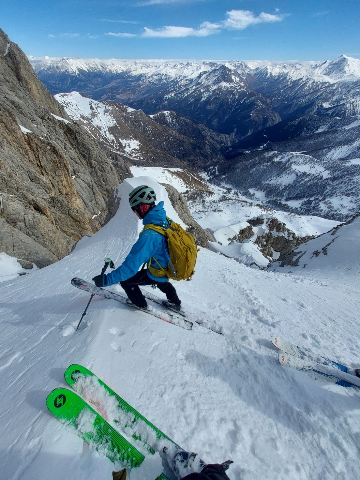  L'entrée du couloir en mixte juste à droite