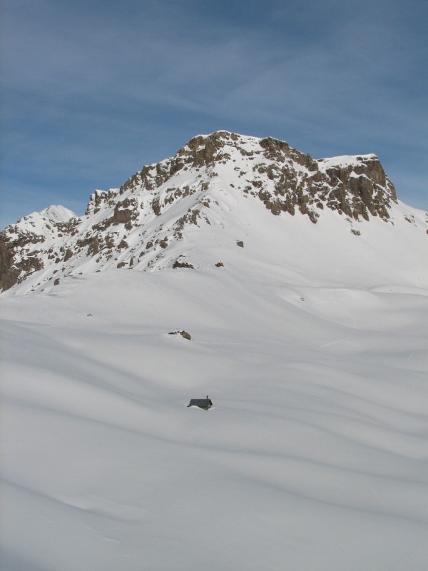 Cabane du Col de la Gardette : La Pousterle bien enneigée.