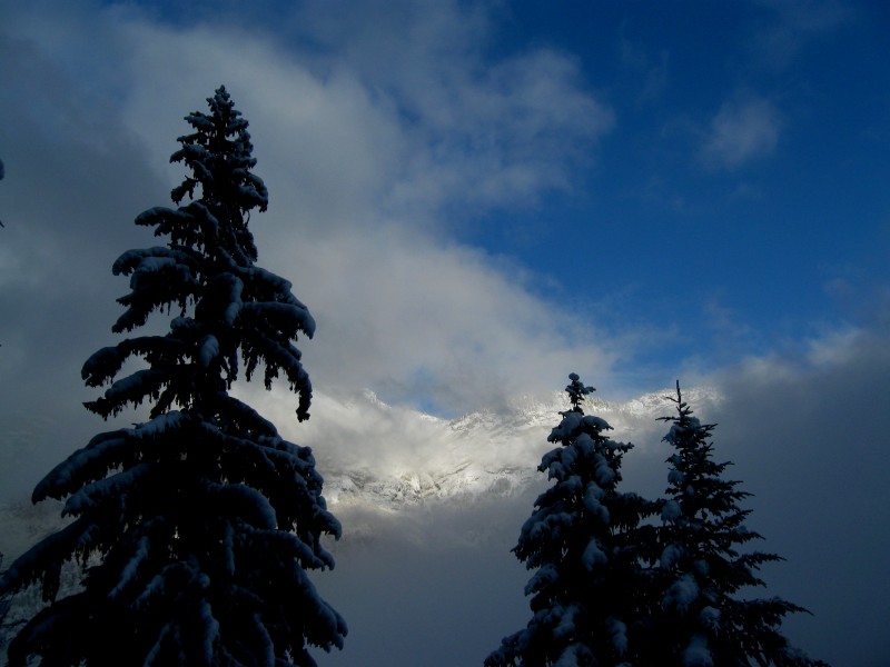 Talamarche : sur le chemin de montée : La barre sous la tête de l'Arpettaz
