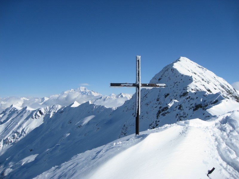 Au somment : Vue sur le Grand Arc et le Mont Blanc