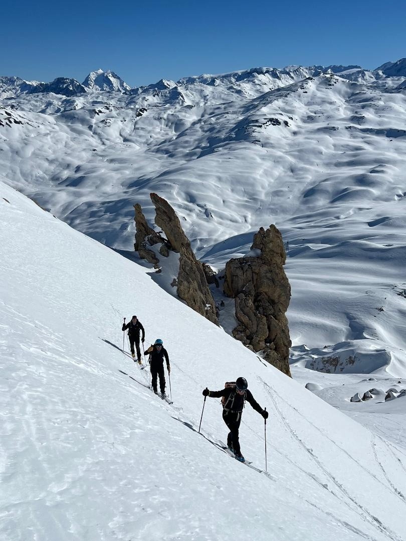 Les trois vallées en arrière plan 