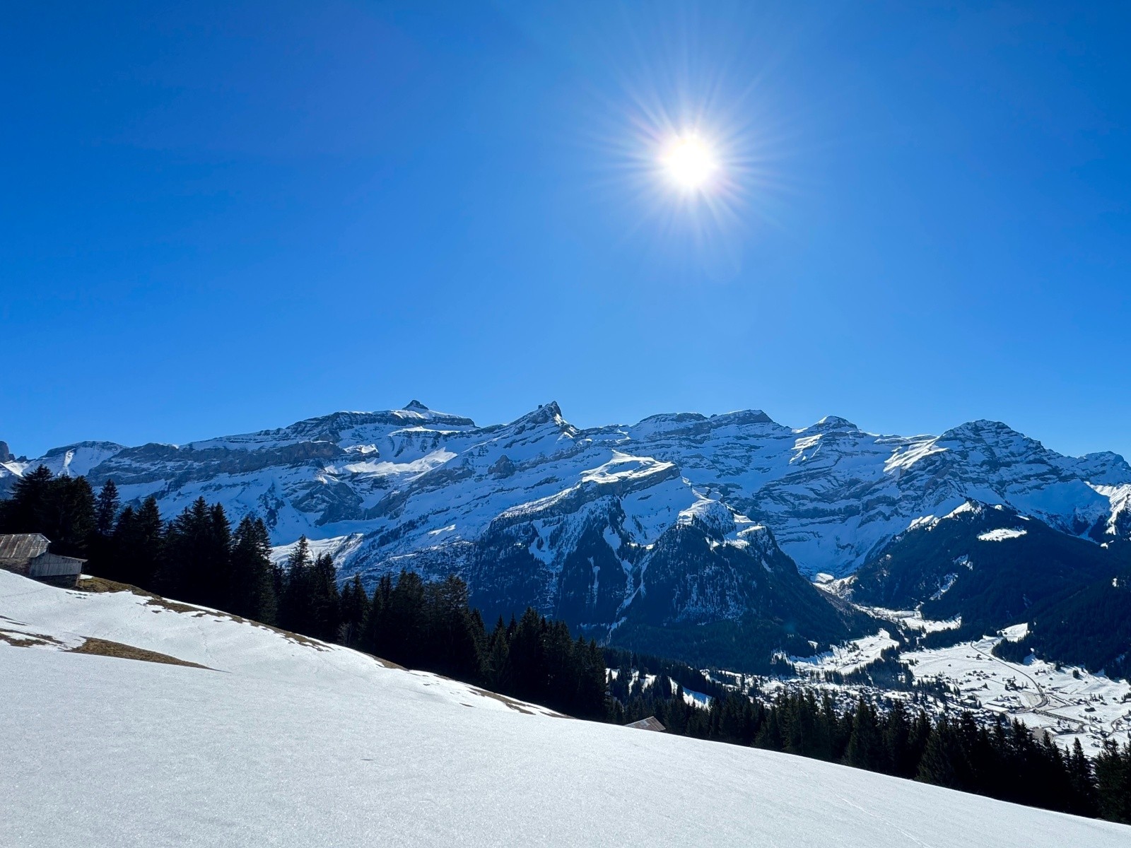 Montée face aux Diablerets