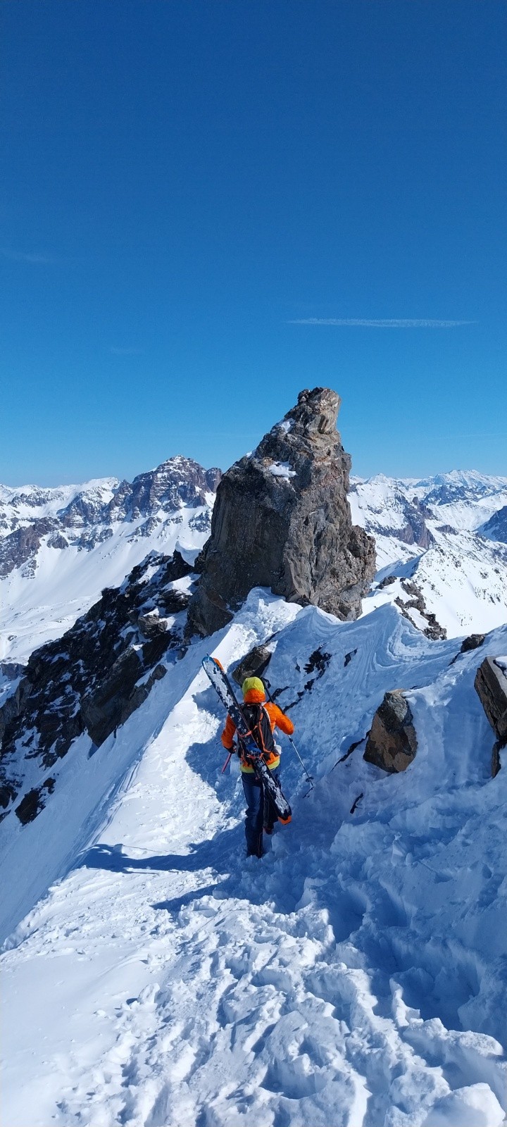  Clément à l'entrée du couloir à descendre à droite