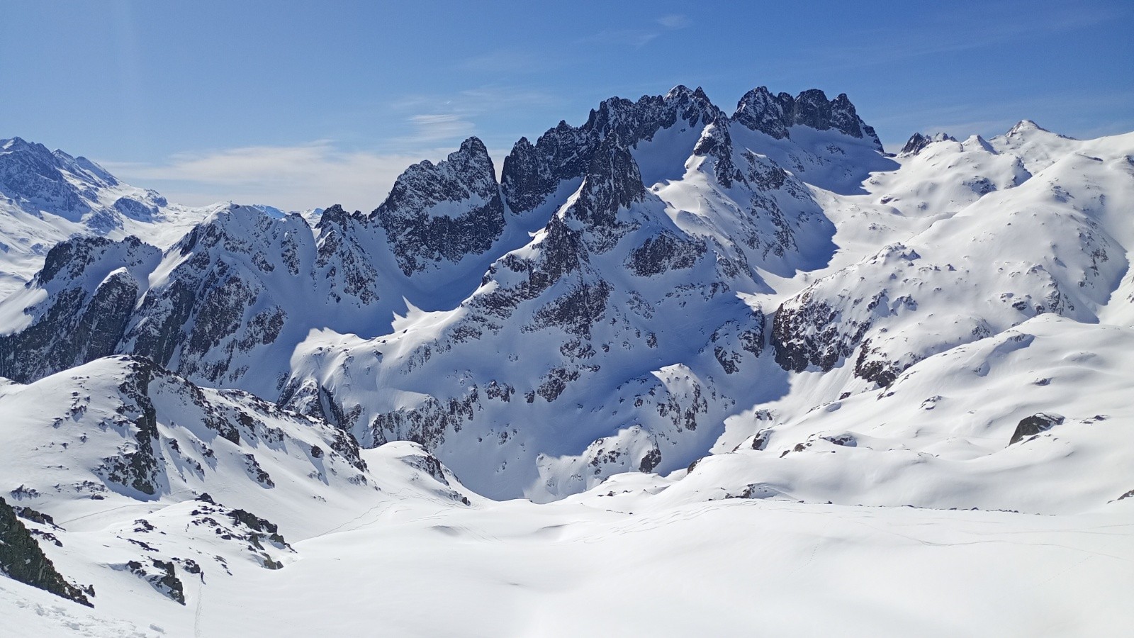 Vue du col sur les aiguilles de l'Argentière 