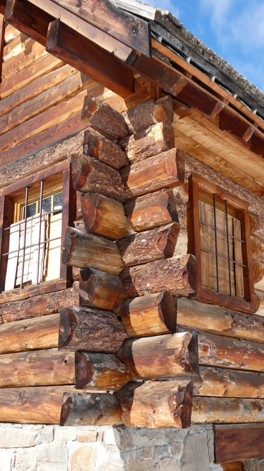 J2 architecture locale