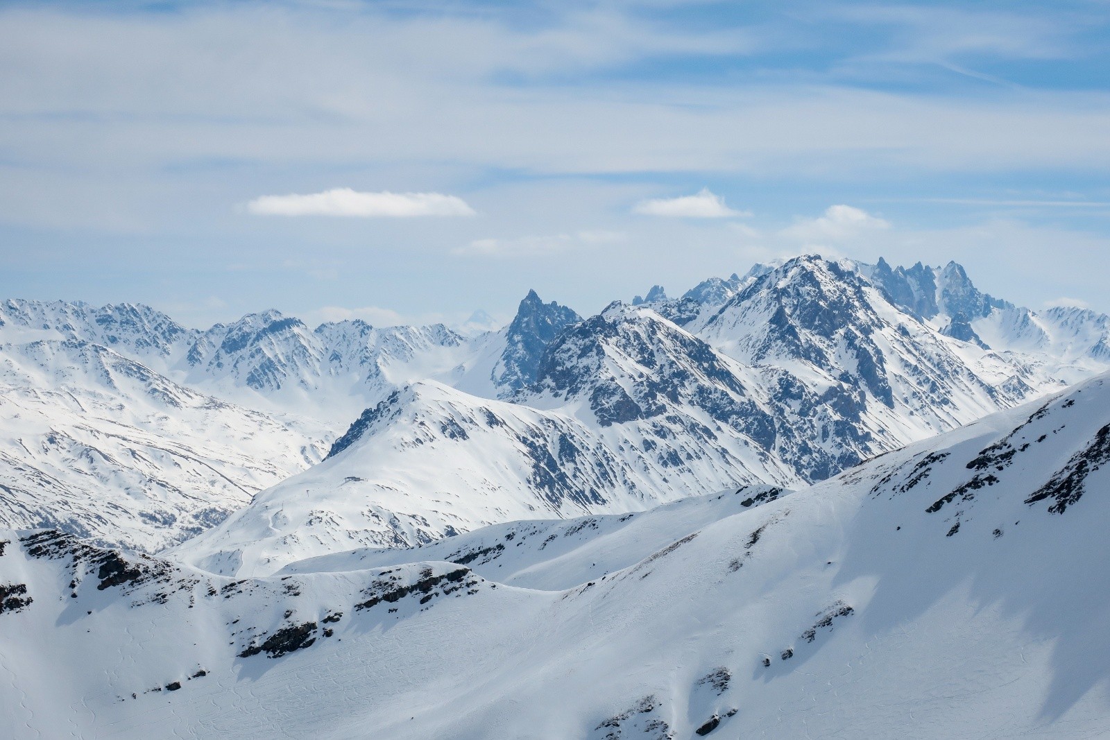 Rochebrune au loin derrière les Cerces 