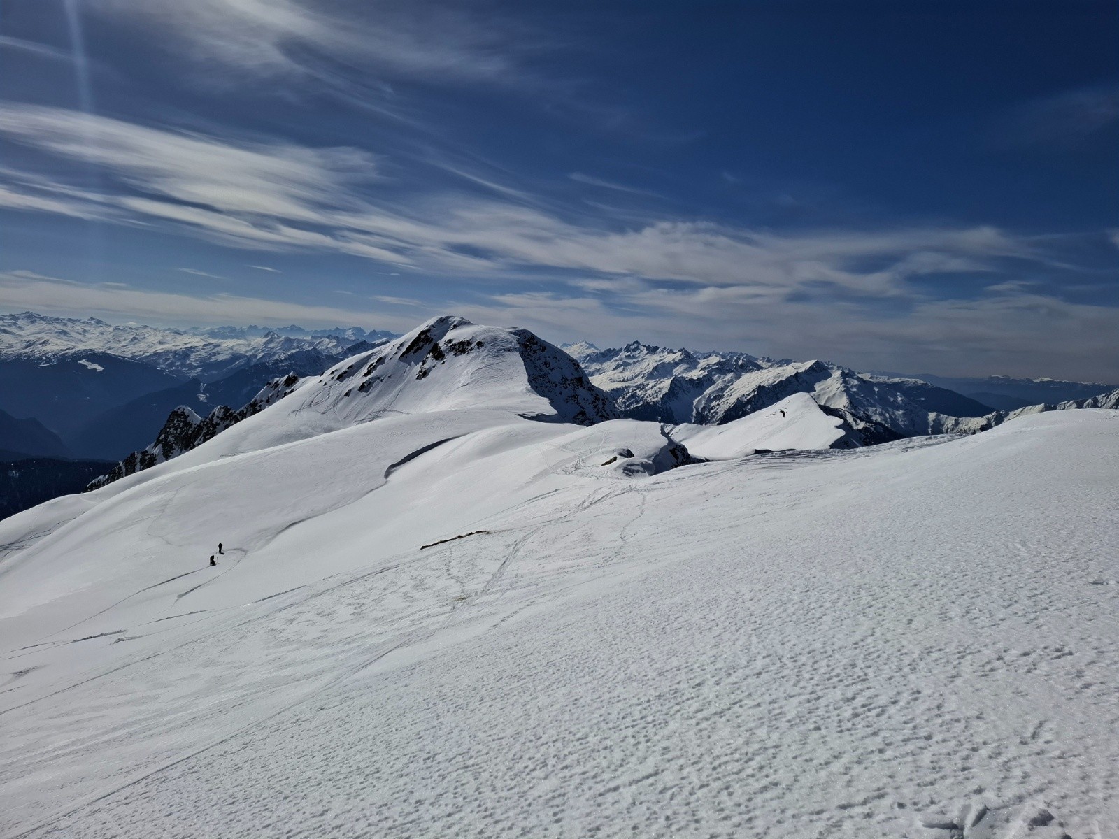 Qqs mètres sous antécime de bizard pour s'abriter du vent&nbsp;
