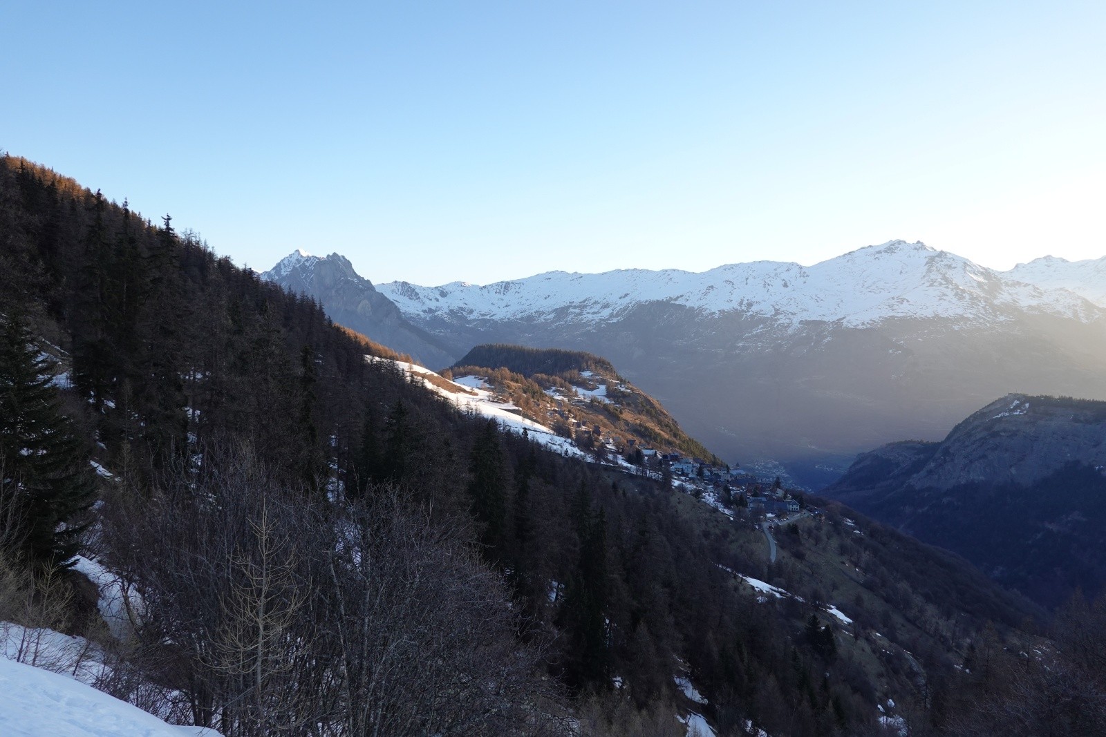 Du Grand Perron des Encombres au Mont Brequin