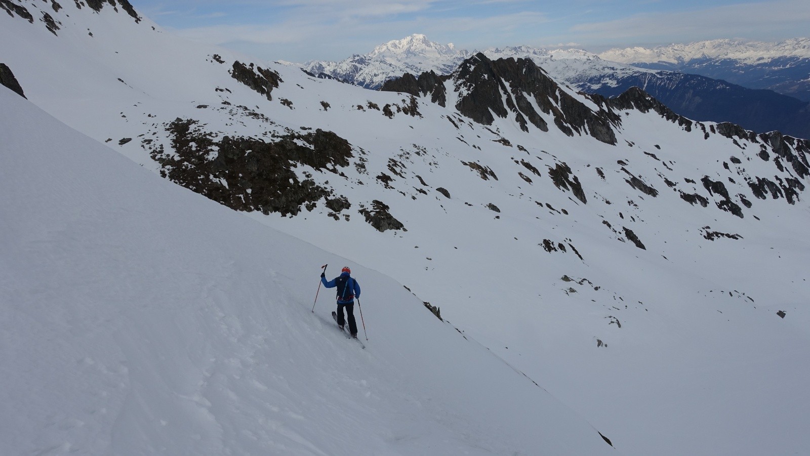 descente dans le Paris St Jacques le jour blanc gâche la fête car la combe est encore en bonne poudre !&nbsp;&nbsp;