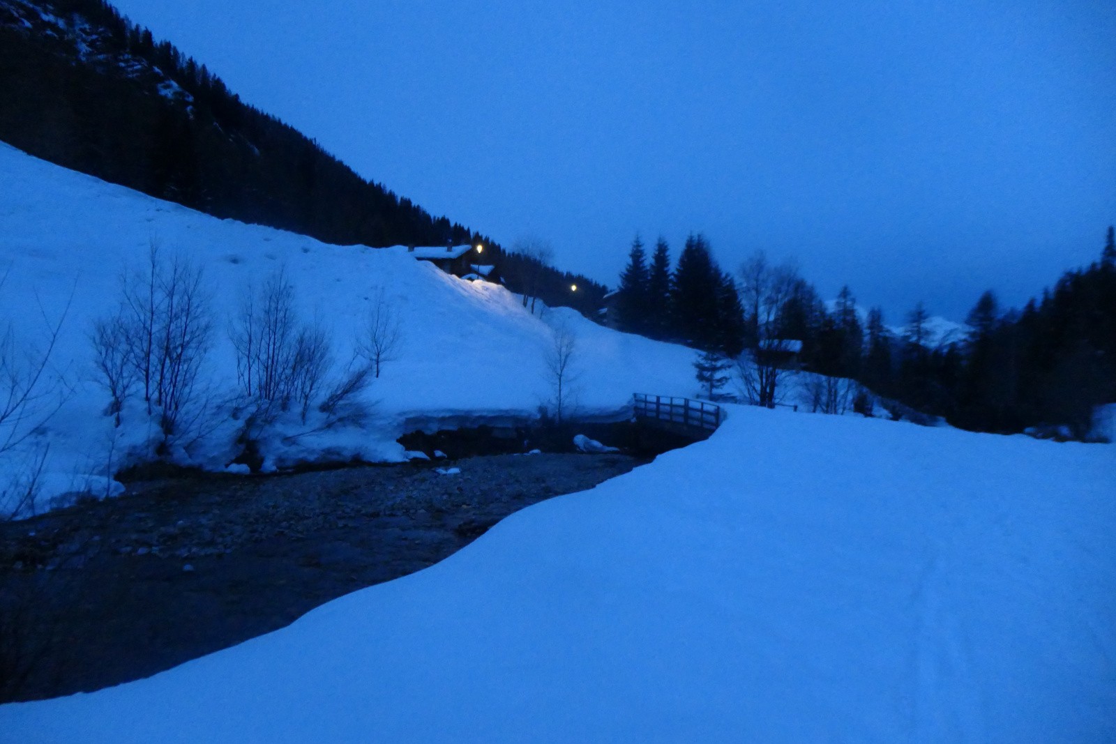 Départ matinal pour profiter de l'éclaircie annoncée 