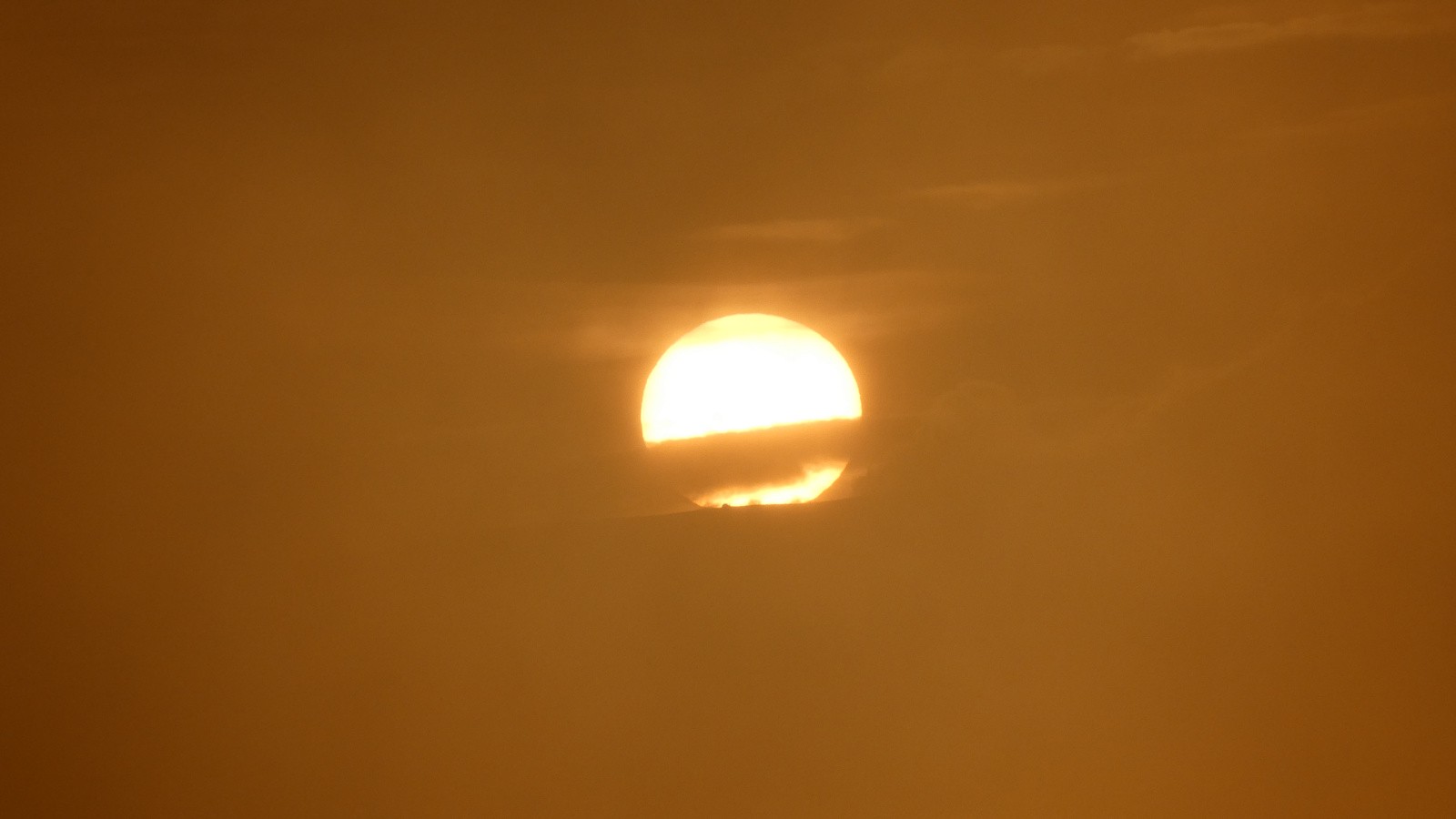 le Soleil cède la place à la Lune