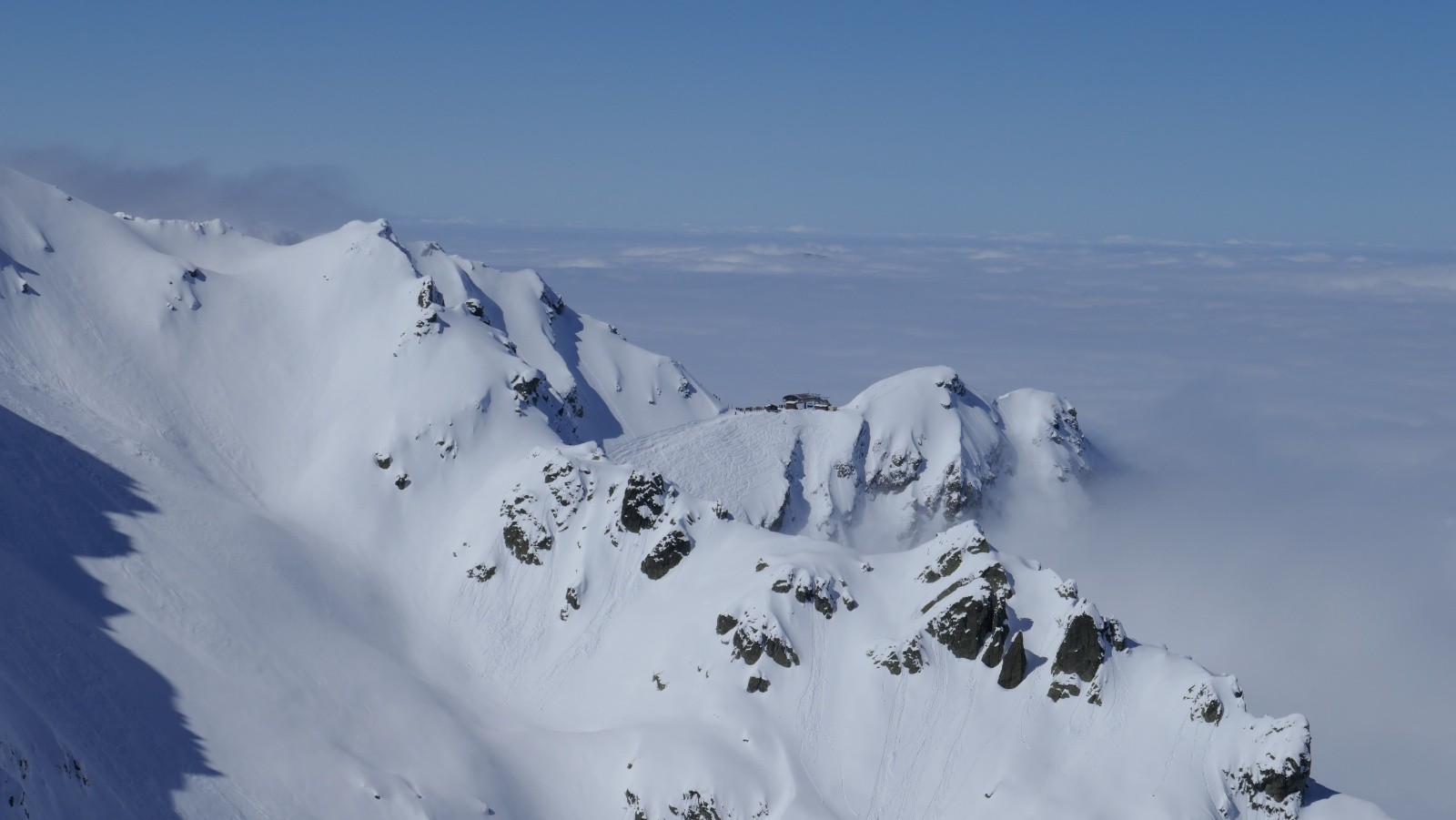 Seul endroit de soleil pour les skieurs de piste