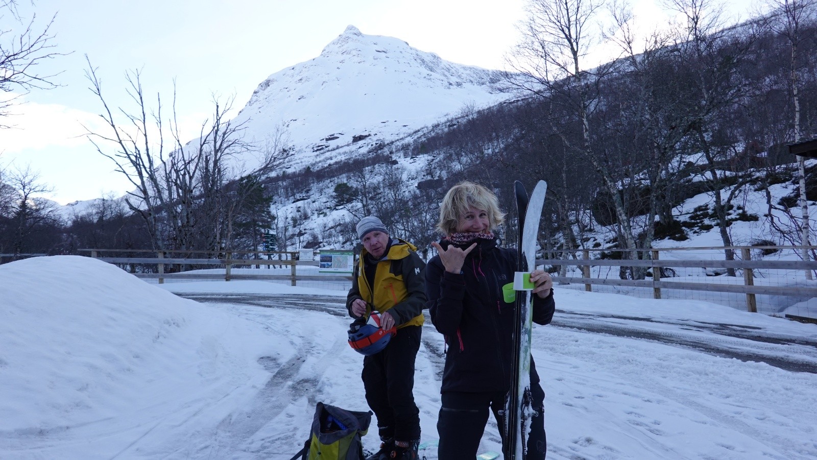 Retour au parking : Jean et Fannie contents de cette sortie