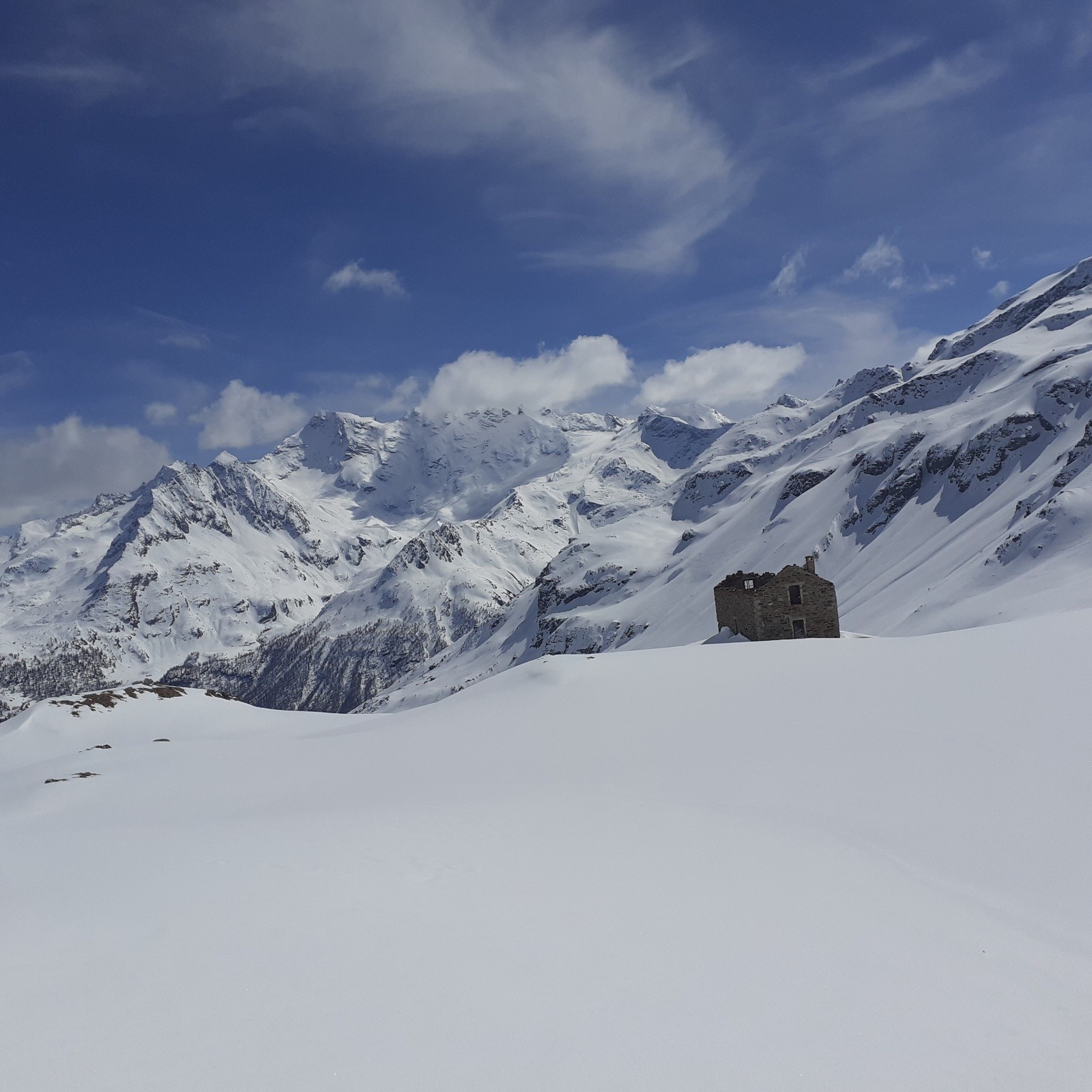 J2, en montant vers le col du Mont, vers l'Italie