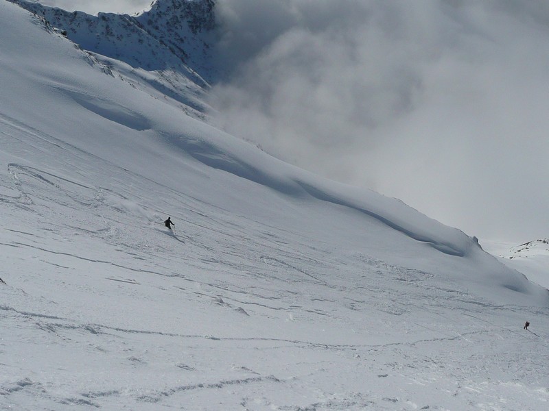 Bellacha : Grand ski dans les pentes médianes de Bellacha.