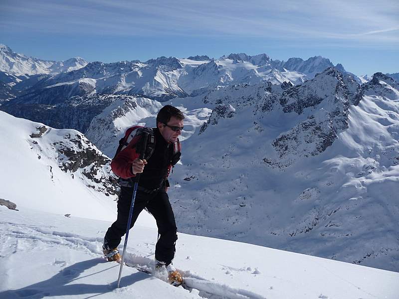 Col d'Emaney : Arrivée au col d'Emaney face au massif du Mt Blanc