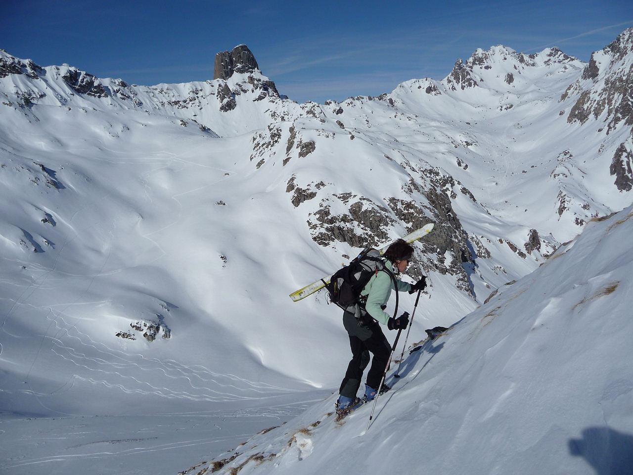 Sur l'arête W du Mont Rosset : troisième montée du jour, crampons aux pieds
