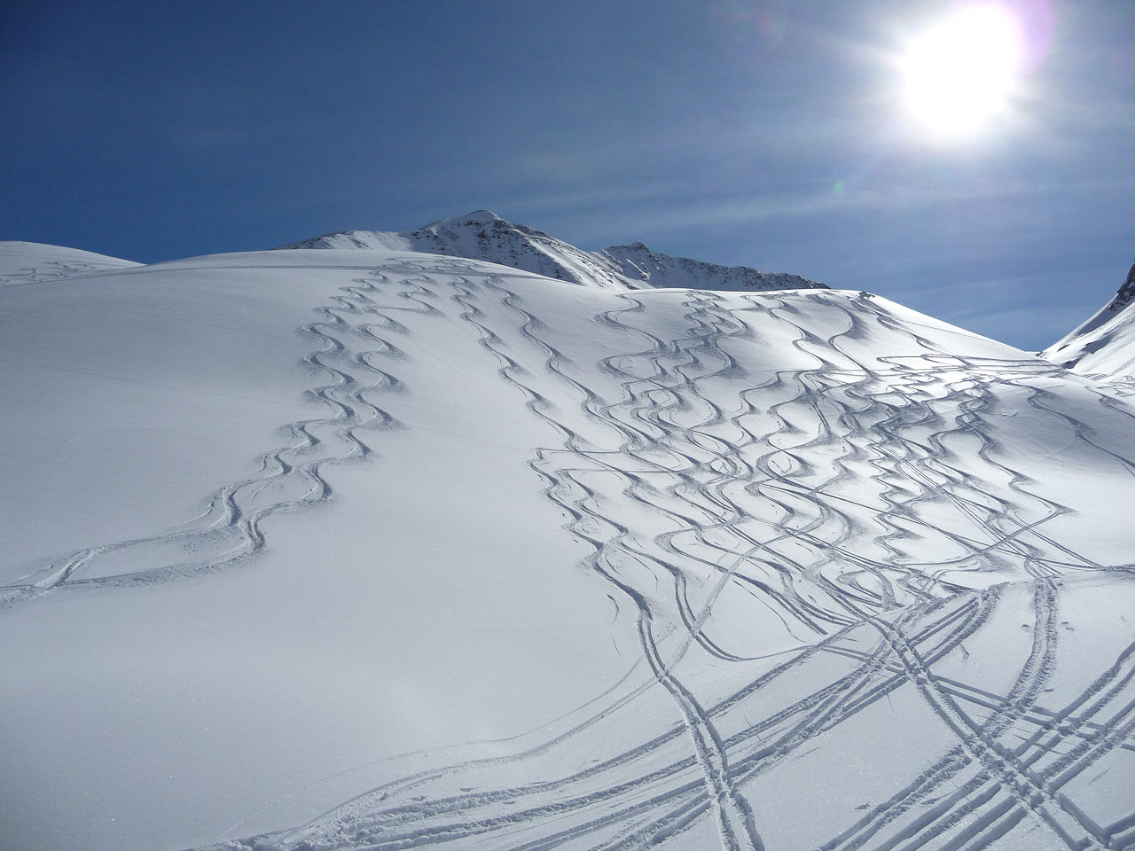 Signatures : C'est ainsi jusque sous le refuge de la Balme