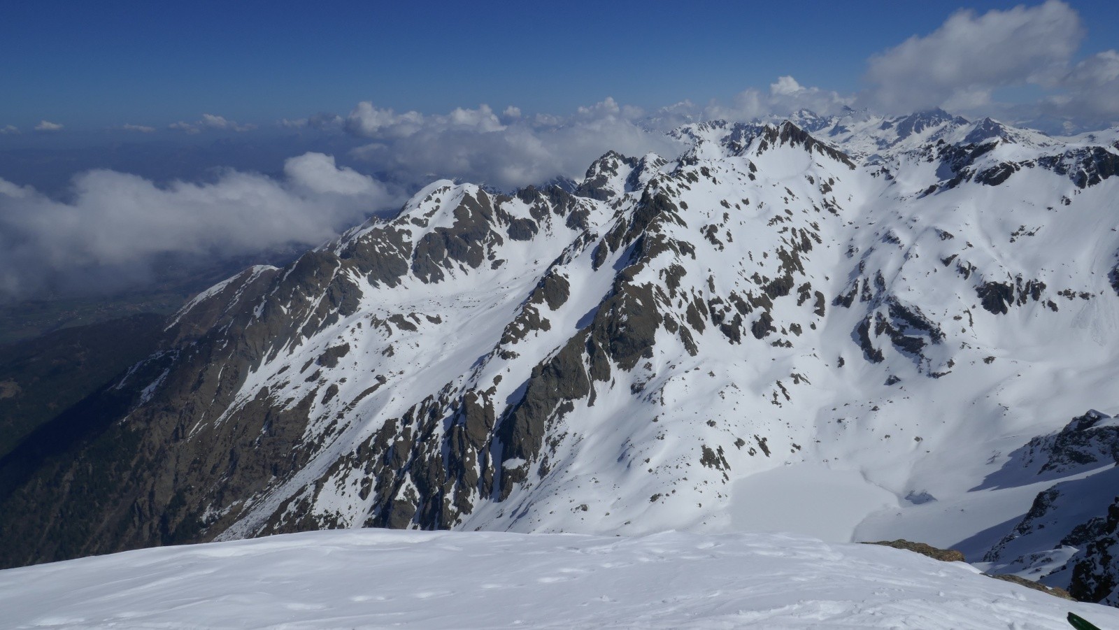 Vue vers les rochers de l'homme et le col de Roche noire