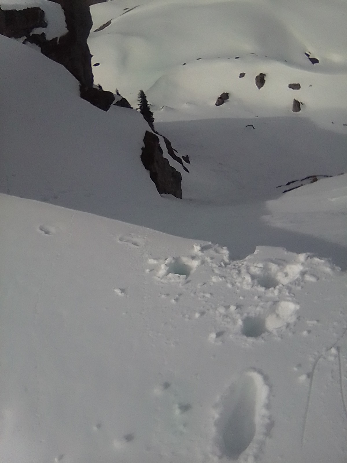 Haut de la pente avant de traverser au lac du Charvin