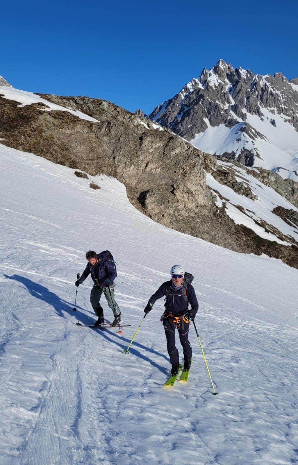 Au-dessus du chalet de Rosoire, premiers rayons matinaux&nbsp;