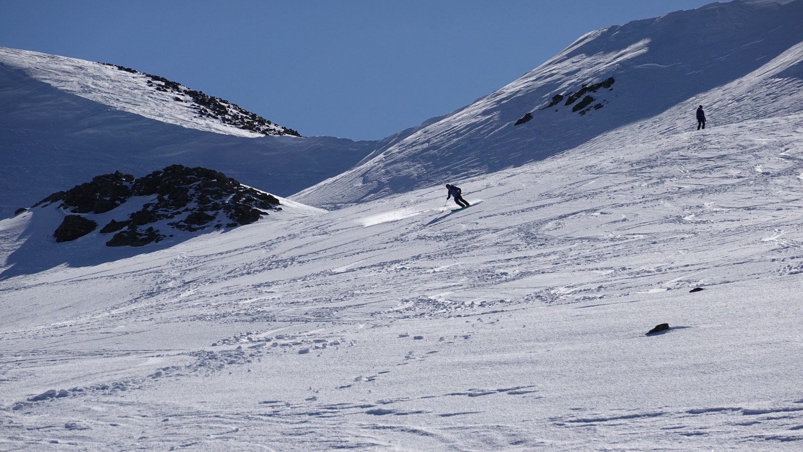 #6 Les premiers descendent en bonne neige Les premiers descendent en bonne neige