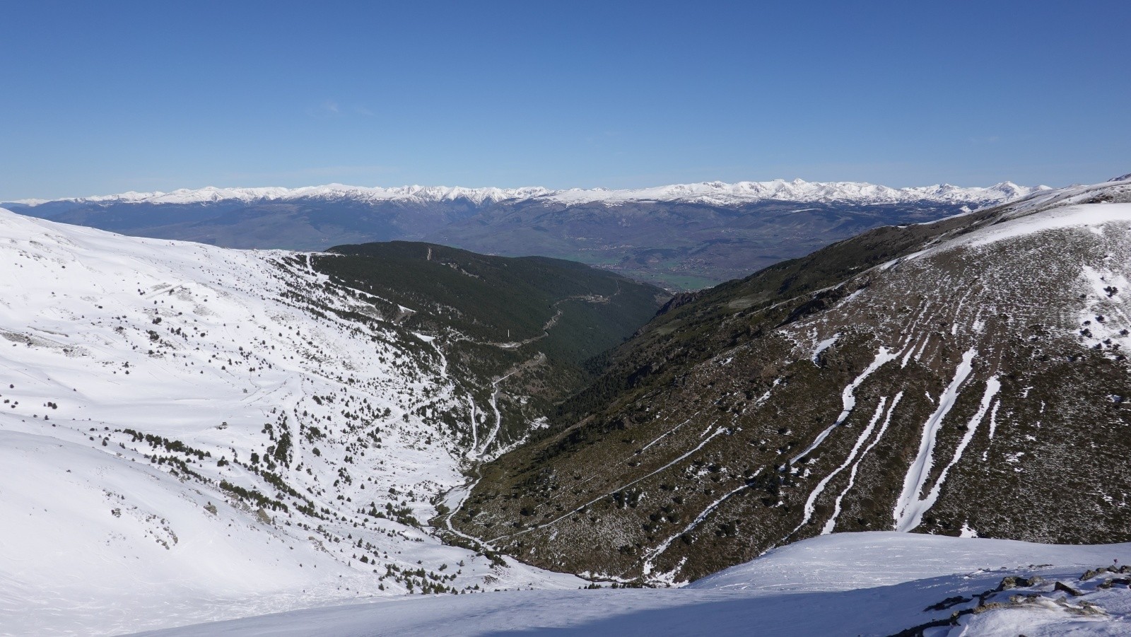 #4 Coup d Coup d'œil dans le rétro et le départ au niveau du télésiège de Las Planes de feu la station Puigmal 2600