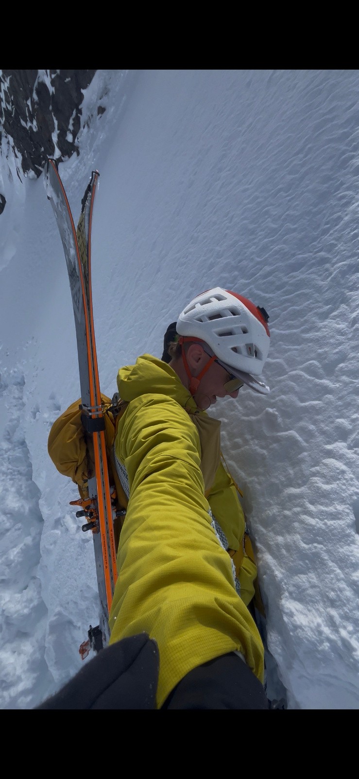 de la neige jusqu'au nombril