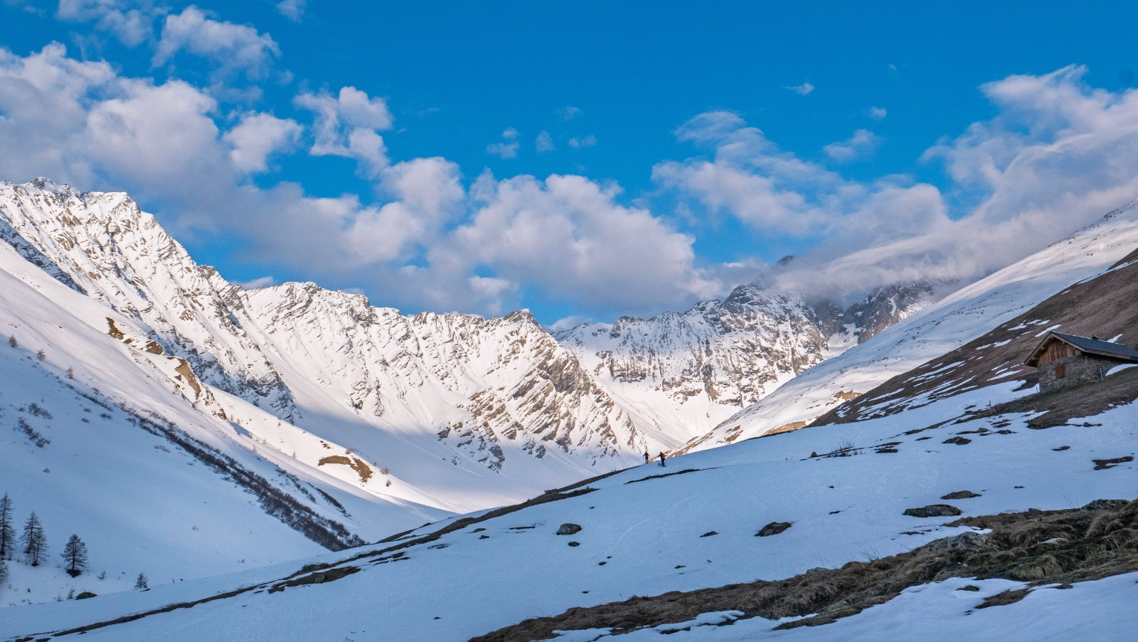 Chaussage et looong vallon des Aiguilles