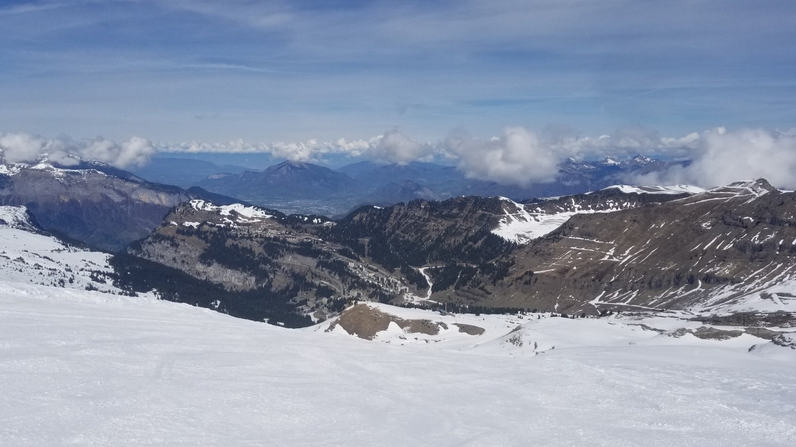 On replonge sur la vallée