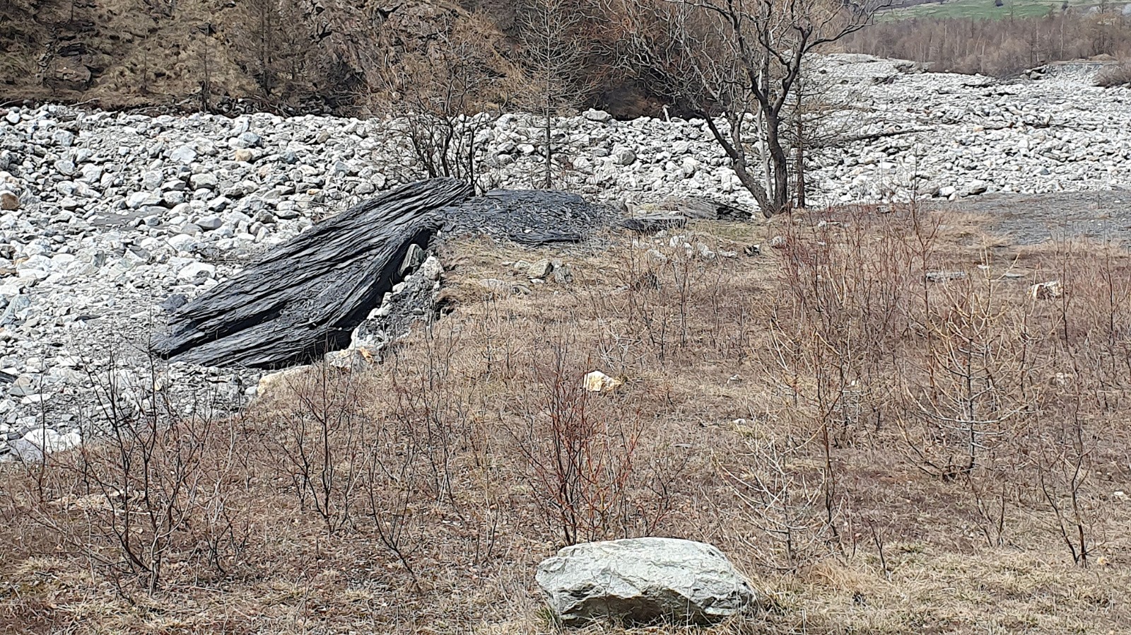 La masse se meut… vers le bas