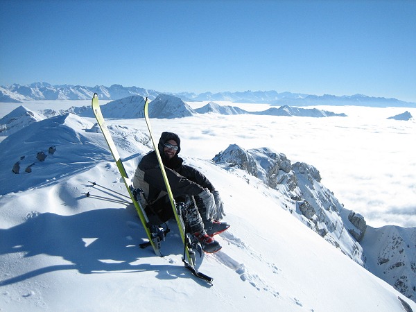 Repos du guerrier : Le repos du Guerrier au sommet. Superbe mer des nuages encore aujourd'hui...