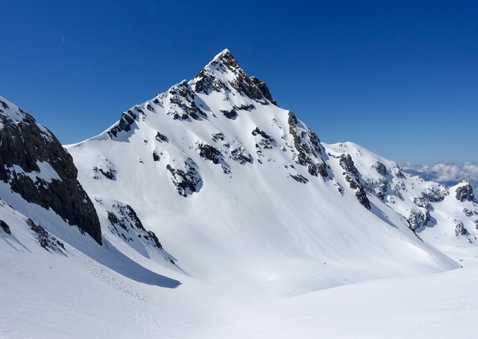 #6 Le Pic du Grand Doménon fait le beau Le Pic du Grand Doménon fait le beau
