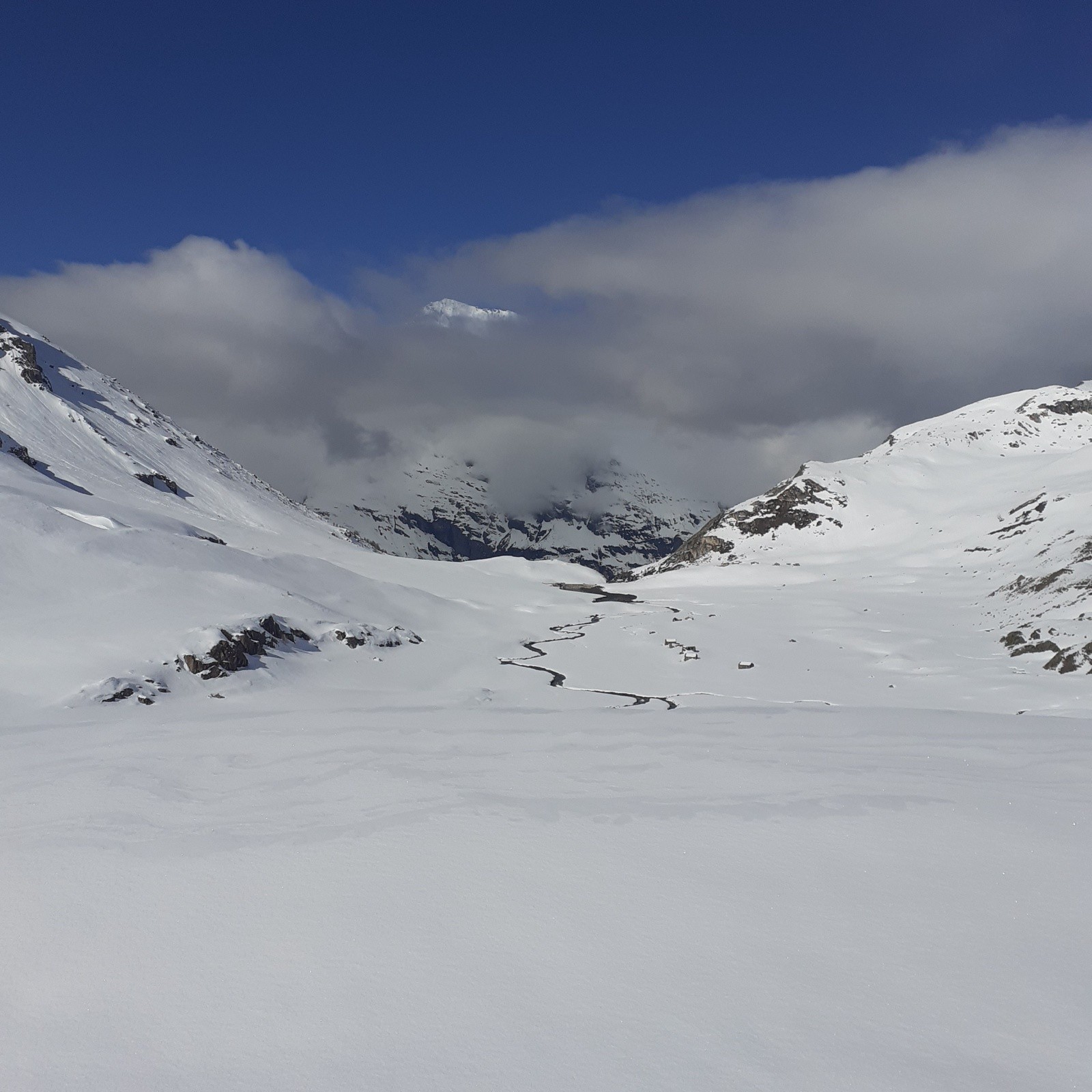Le Dome émerge encore un peu mais plus pour très longtemps