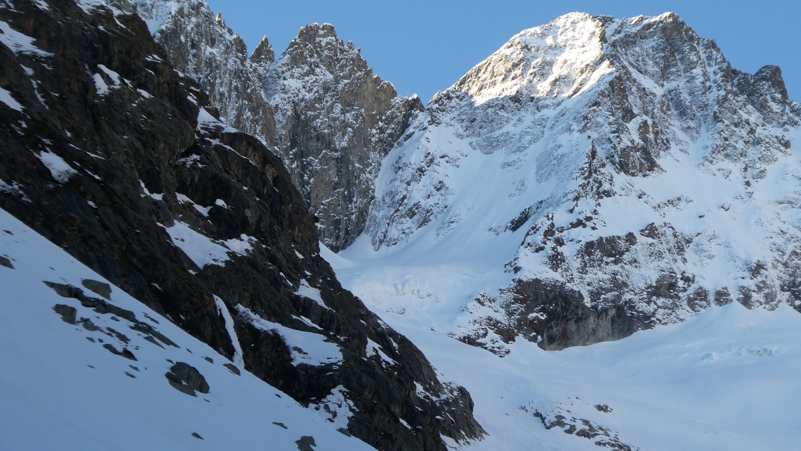 Les Arias : Quel plaisir de voir encore un petit bout de glacier et quelle tristesse de voir qu’il en reste si peu