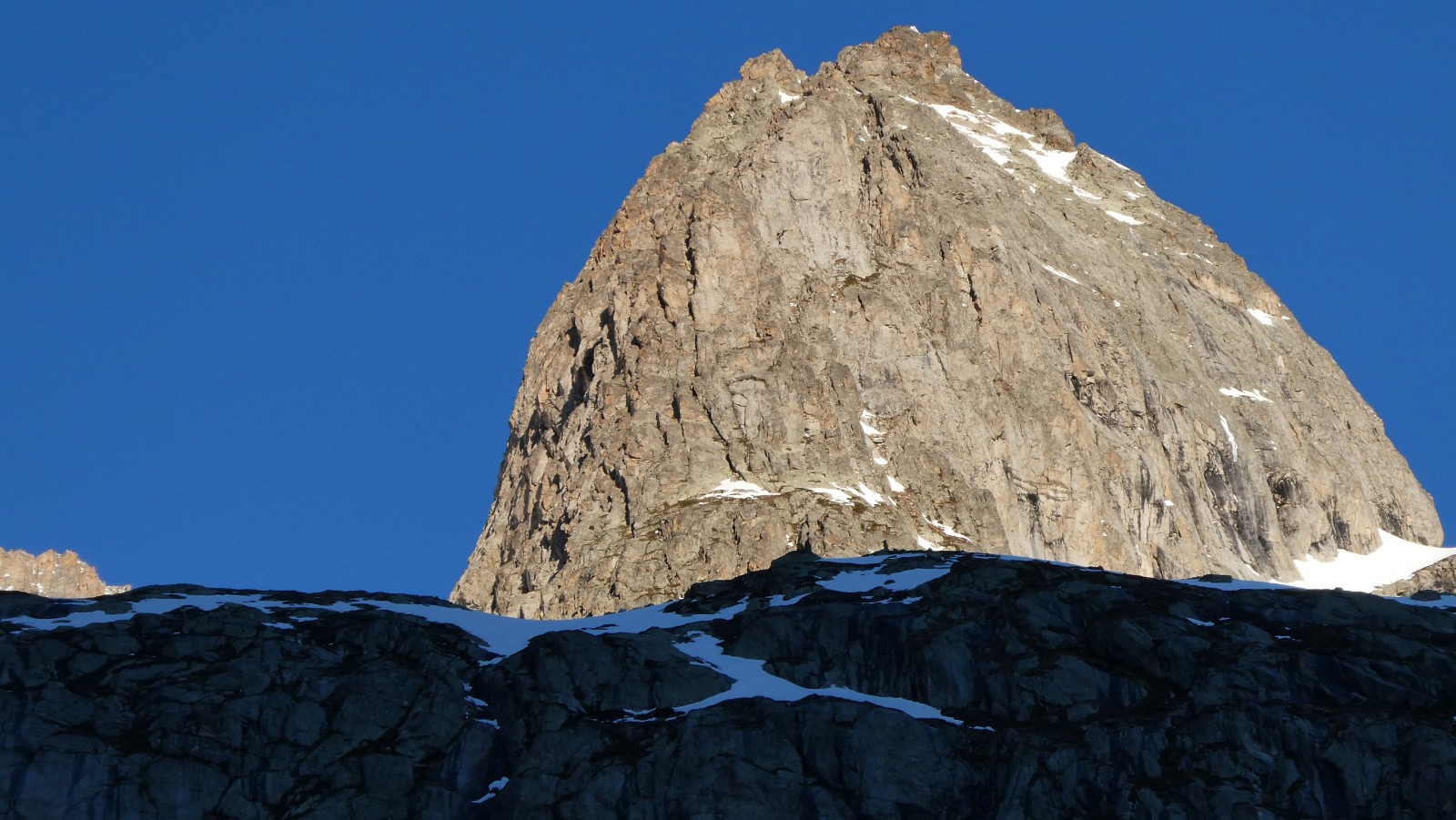&nbsp;Lui aussi reste à identifier : Tête du Salude ?