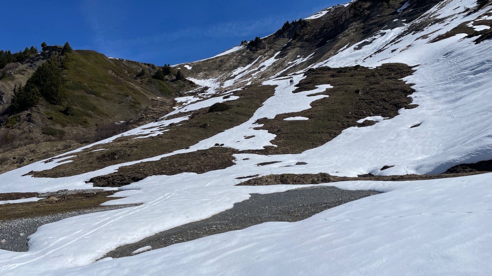 Vallon pour accéder à Grand Plan, ça va pas passer longtemps&nbsp;