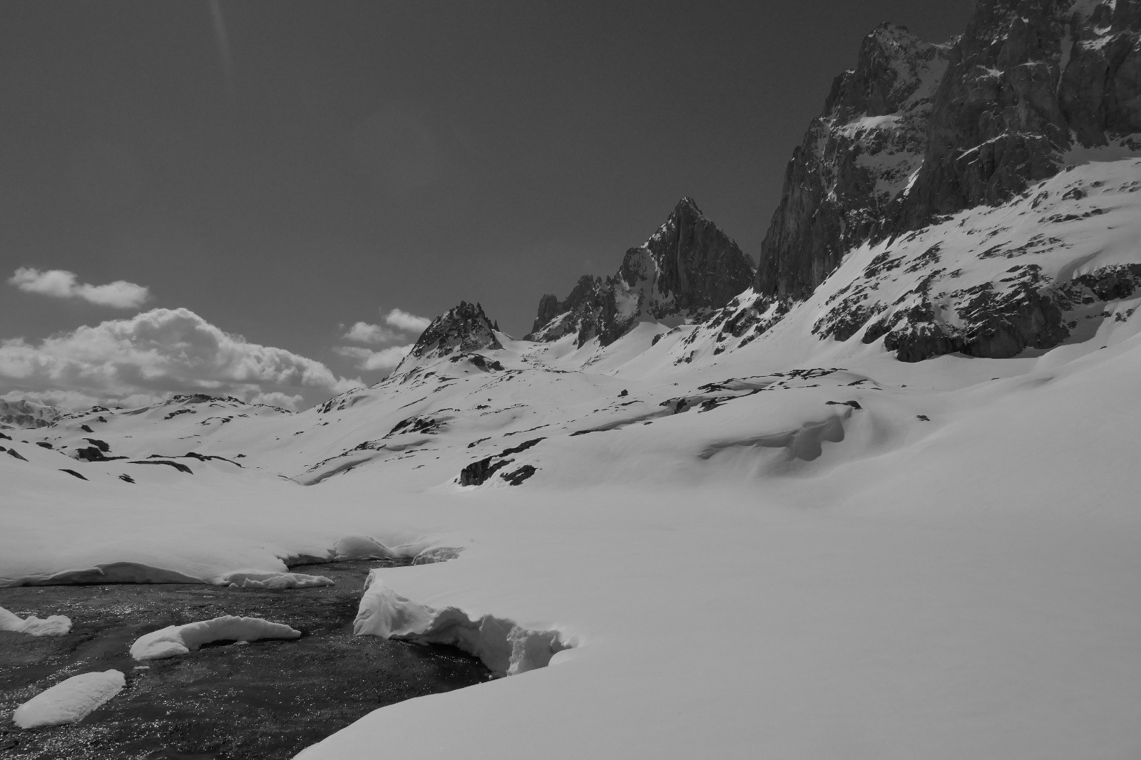 Zenitude... silence troublé par le clapotis d’un ru...😇