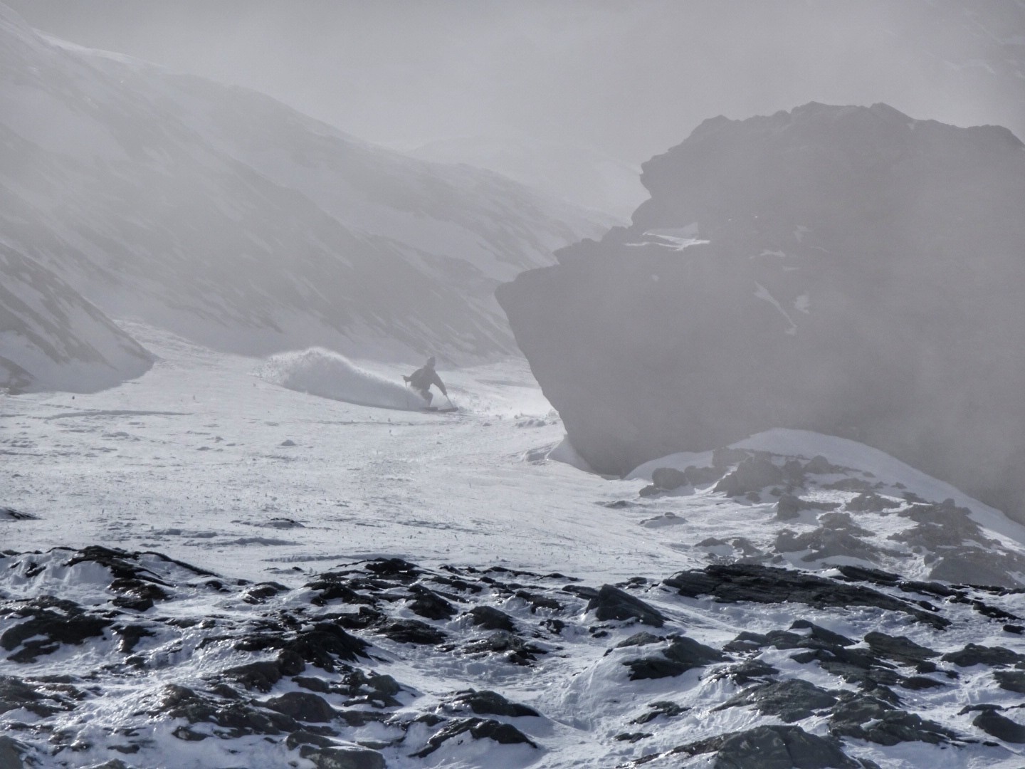 La déglaciation fait apparaître de beaux rochers…