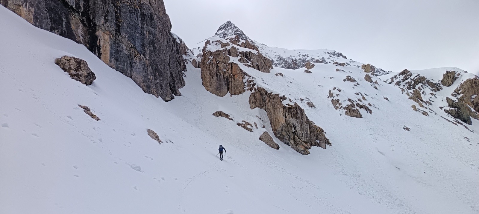 Couloir de montée avec sa \