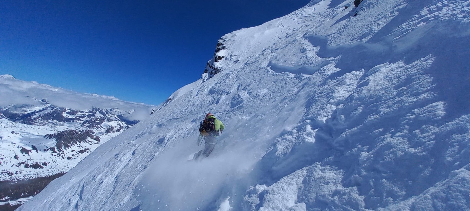 Déjà des traces, mais la neige est tellement bonne que ça ne gêne pas&nbsp;