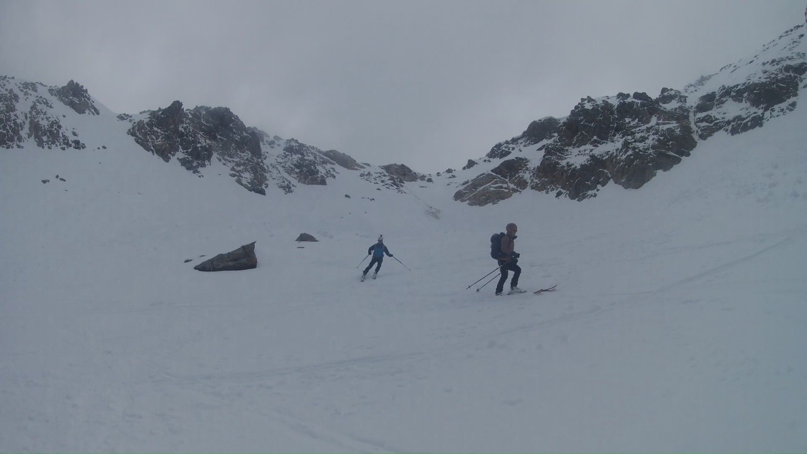 &nbsp;sous les couloirs