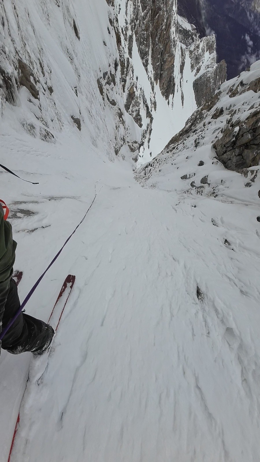 Rappel ski aux pieds