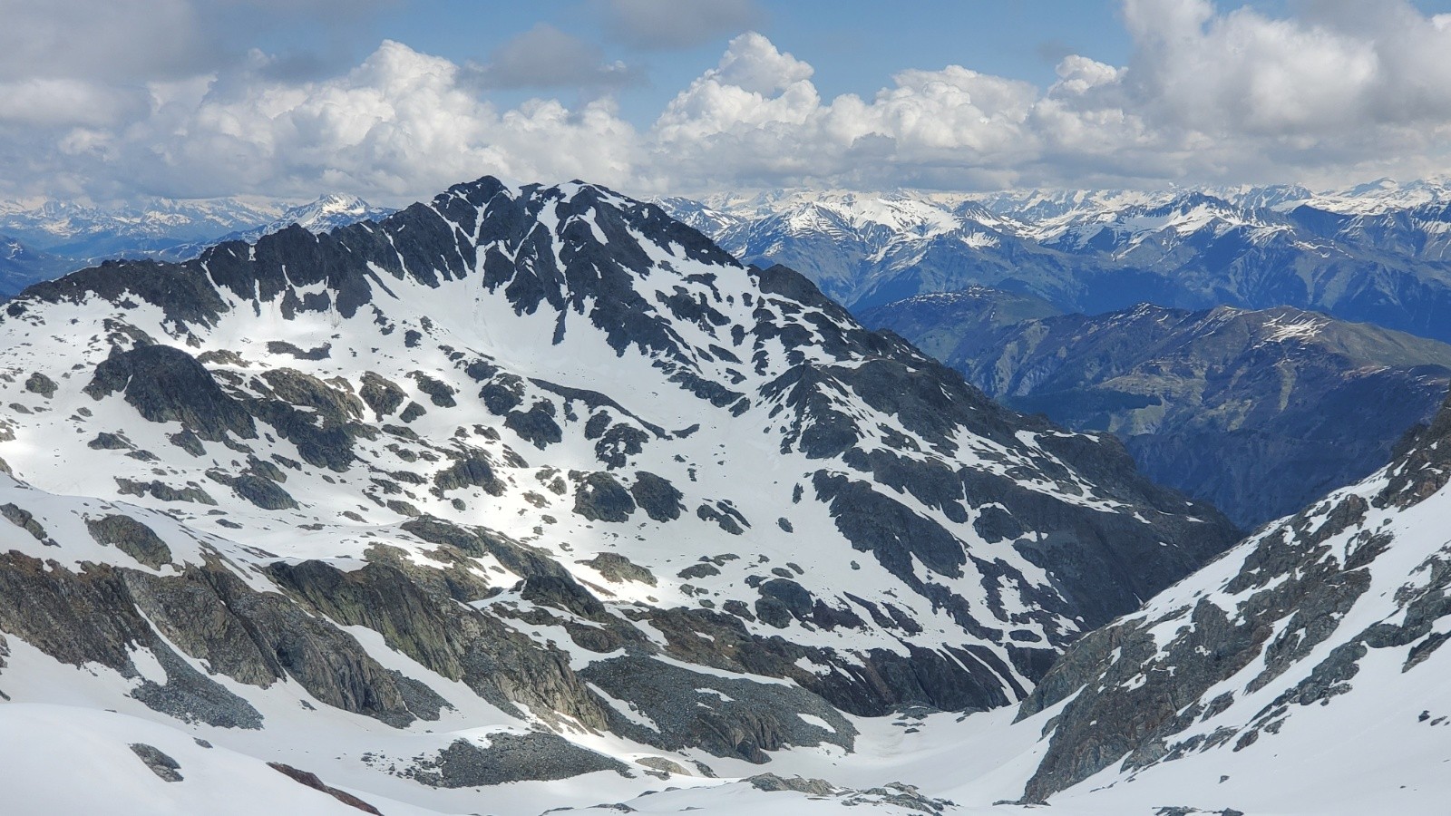 #18 Cimes du Sambuis dont la face Sud commence à être bien dégarnie... Cimes du Sambuis dont la face Sud commence à être bien dégarnie...